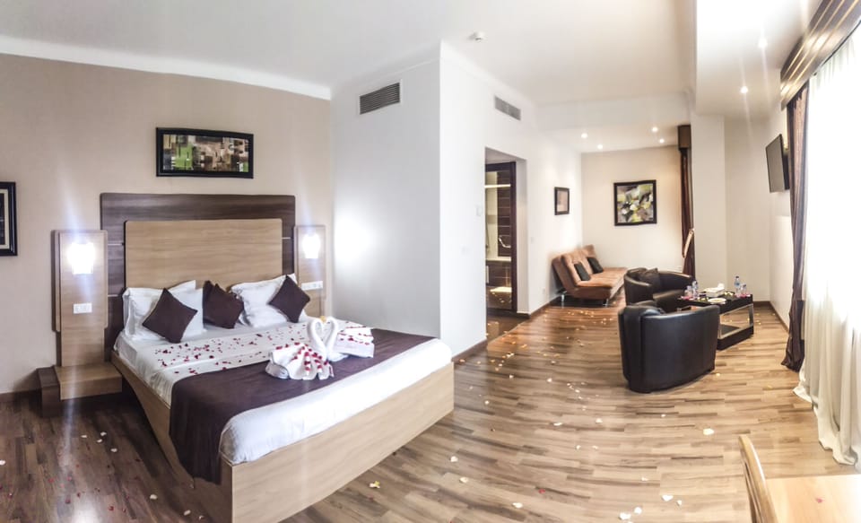 Junior Suite | Blackout drapes, WiFi (free)
