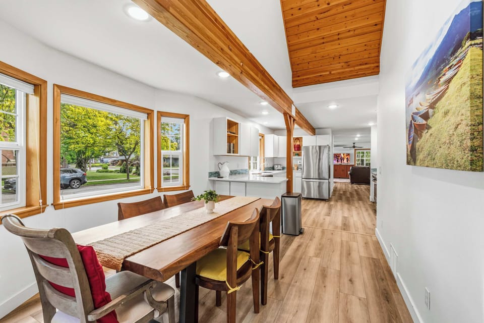 Enjoy quiet nights and home made meals at this gorgeous property