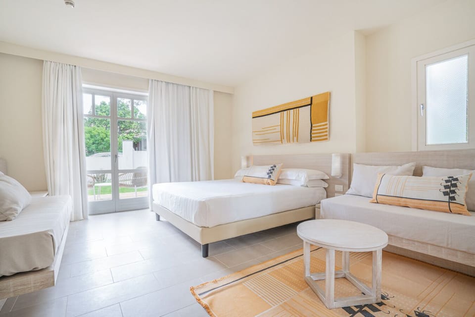 Junior Suite, 1 Bedroom, Non Smoking, Balcony | Minibar, desk, free WiFi, bed sheets