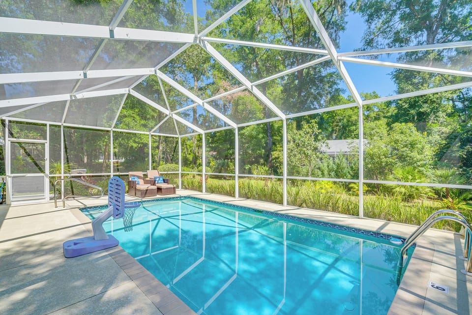 Private Pool | Pool Floats Provided