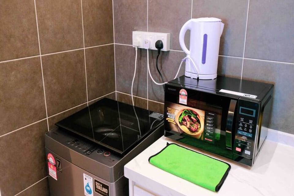Studio, Balcony | Bathroom | Shower, hair dryer, bidet, towels