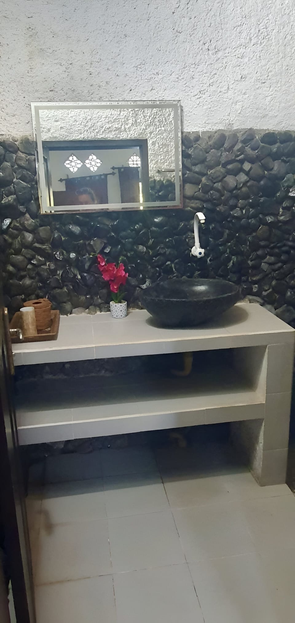 Double Room, Garden View | Minibar, in-room safe, WiFi (free), individually decorated