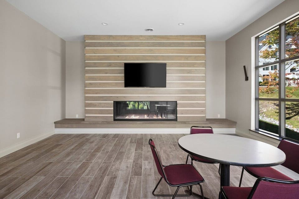 Amenity Center Fireplace Lounge