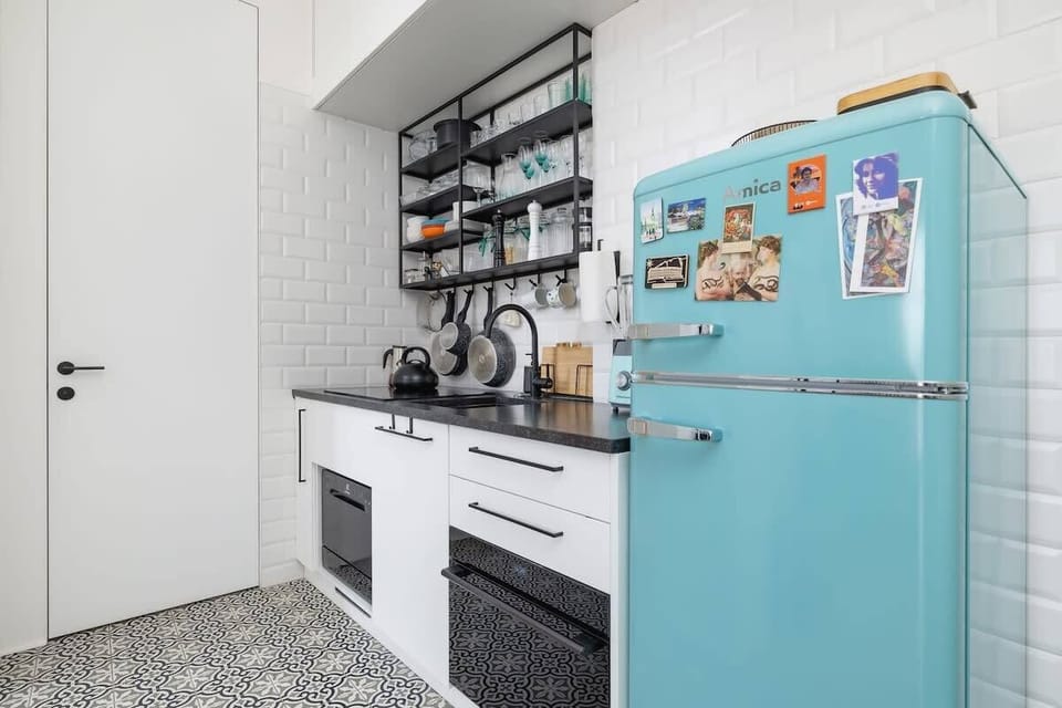 Modern, fully equipped kitchenette. 