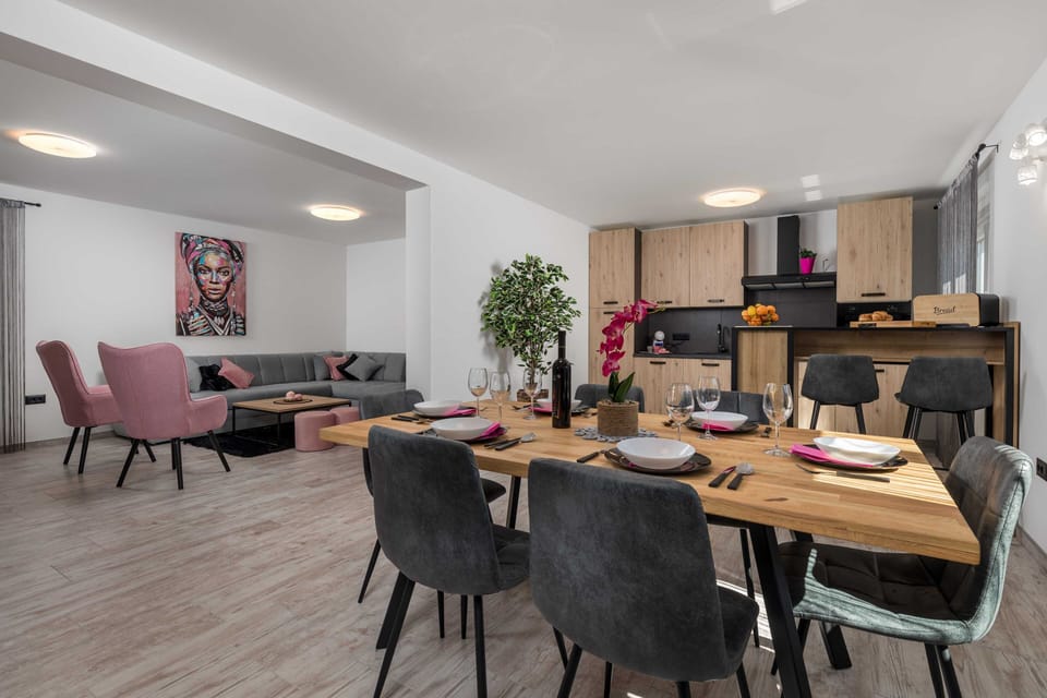 Villa (Villa Lemily - Five Bedroom Villa wit) | Dining room