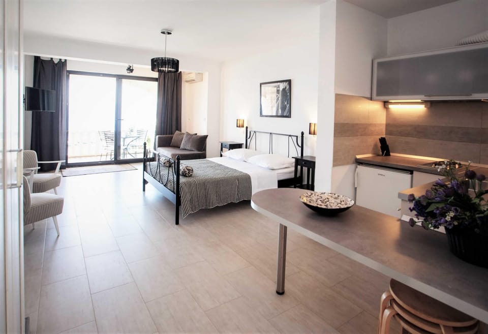 Studio (Studio Apartment with Sea View (Apart) | 1 bedroom, free WiFi