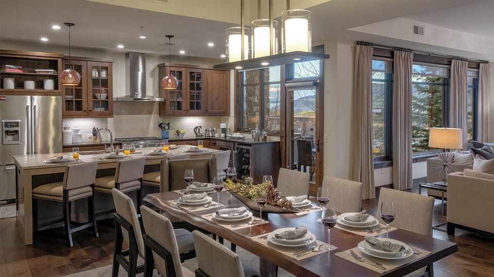 Dining Area, Main Level - Formal dining table with open sightlines to the kitchen