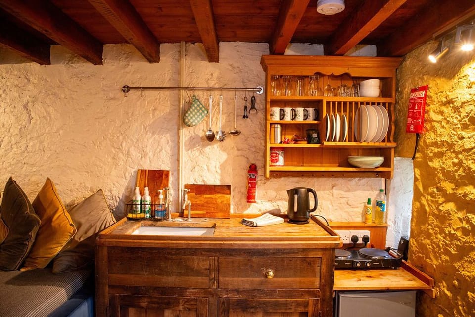 Standard Suite, Ensuite, Courtyard View (The Corn Room) | Private kitchen