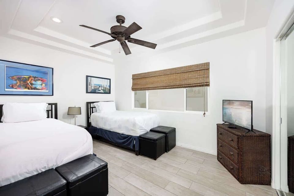 Bedroom 2 twin