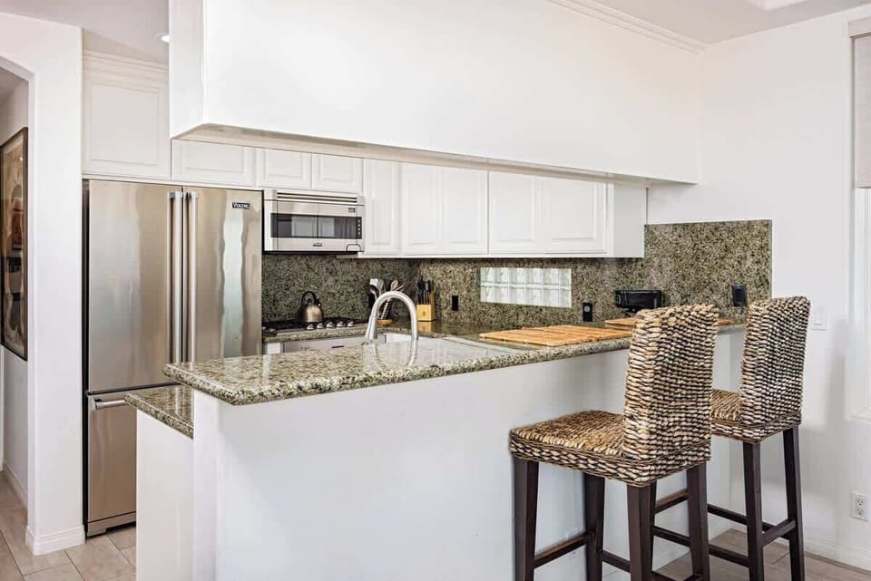 Kitchen and bar seating