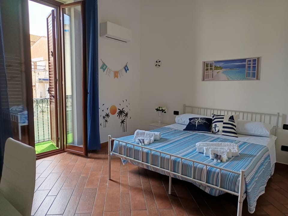 Deluxe Double Room, Balcony, Courtyard View | Down comforters, desk, cribs (free), rollaway beds (surcharge)