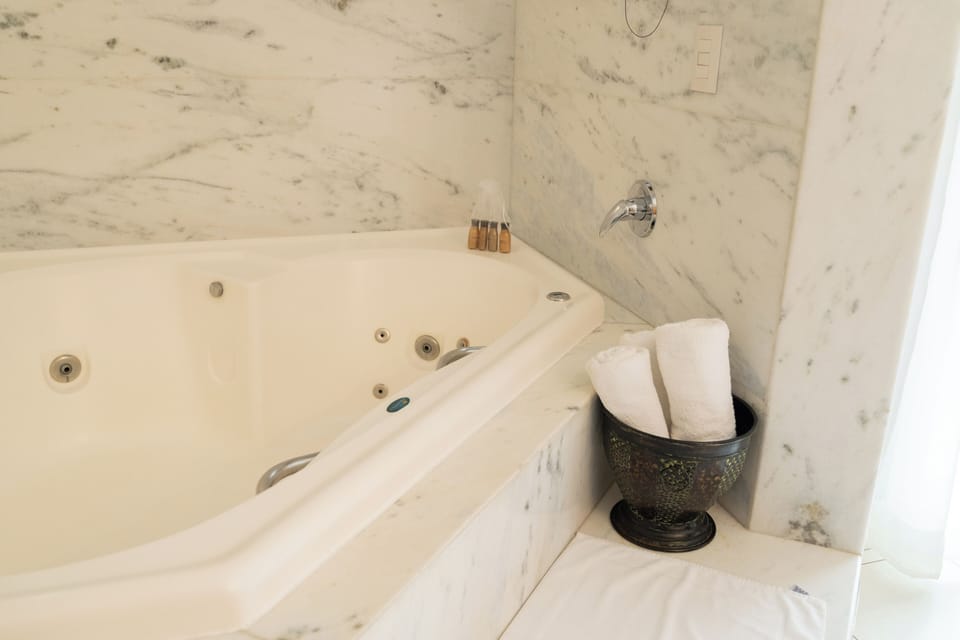 Suite, Pool View | Laptop workspace, free WiFi