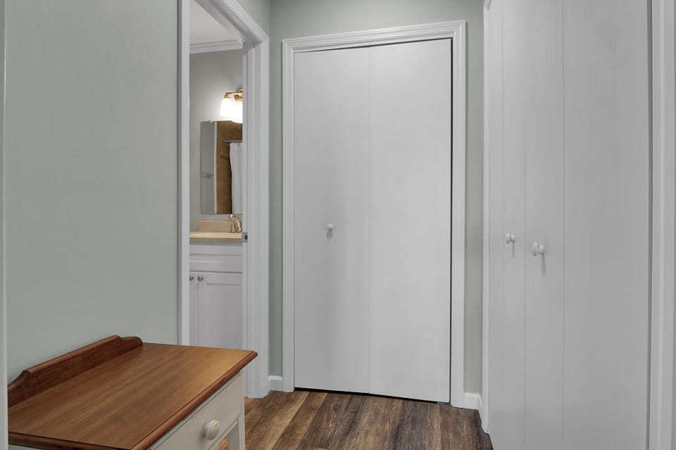Entrance to Master Bath