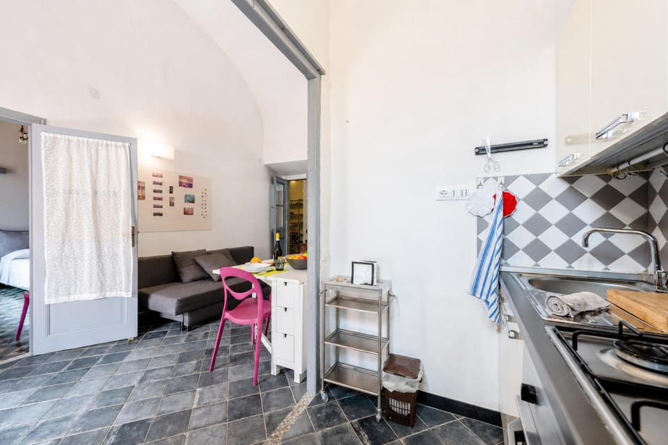Family Apartment, 2 Bedrooms, Terrace (Il Bivacco Historic Terrace Apartment) | Private kitchen