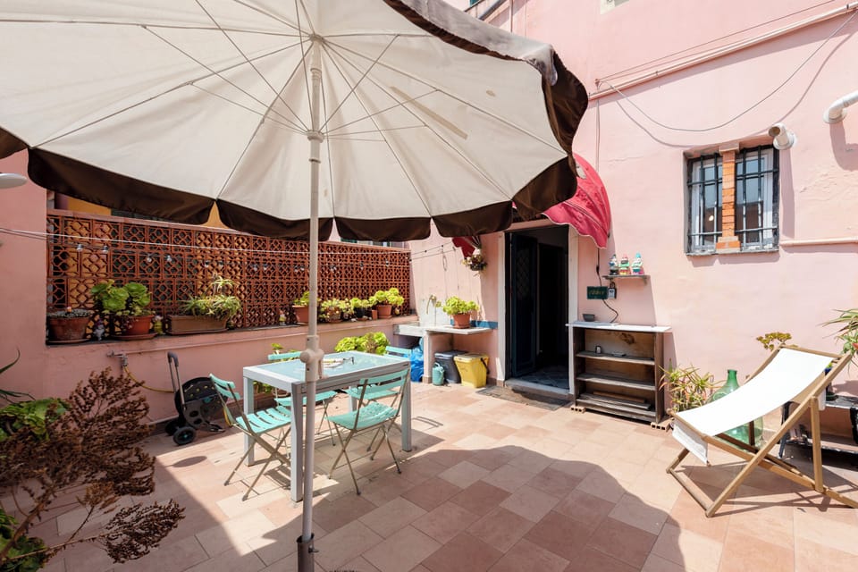 Family Apartment, 2 Bedrooms, Terrace (Il Bivacco Historic Terrace Apartment) | Outdoor dining