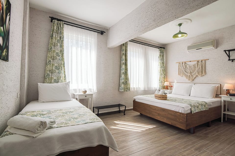Standard Quadruple Room | Egyptian cotton sheets, premium bedding, free WiFi, bed sheets