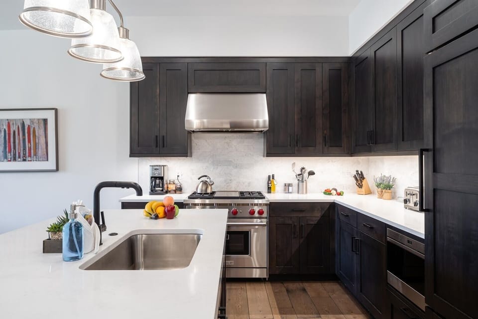 Indoors, Kitchen, Sink, Sink Faucet, Microwave