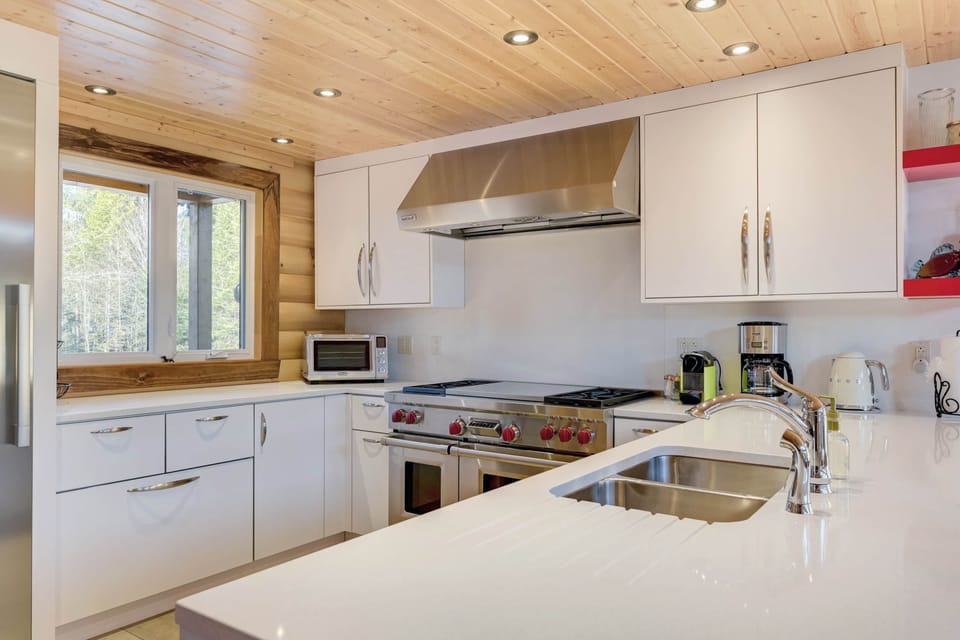 Focus on the cooking area