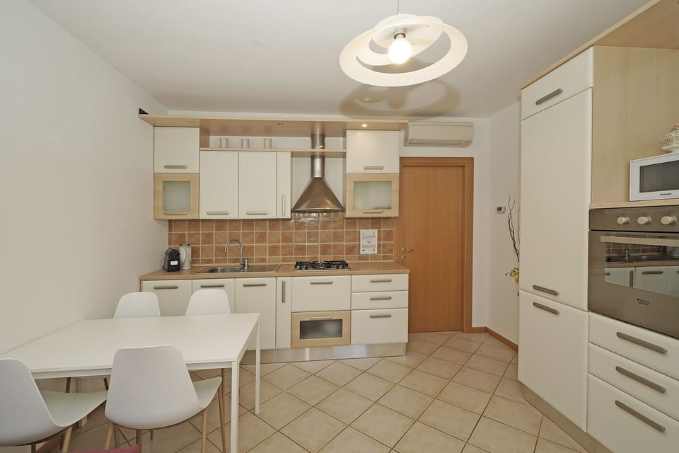 Apartment | Private kitchen | Coffee/tea maker, electric kettle, toaster, highchair