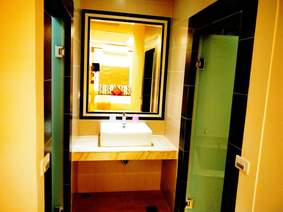 Modern Double Room | Bathroom | Shower, hair dryer, slippers, towels
