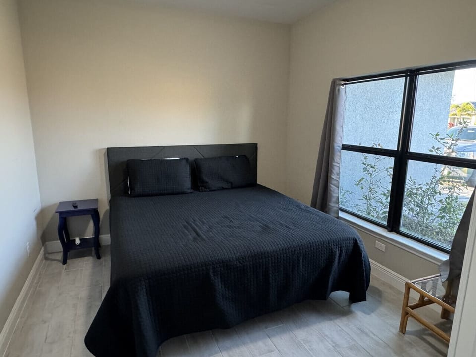 Bedroom 4 with King Bed & TV