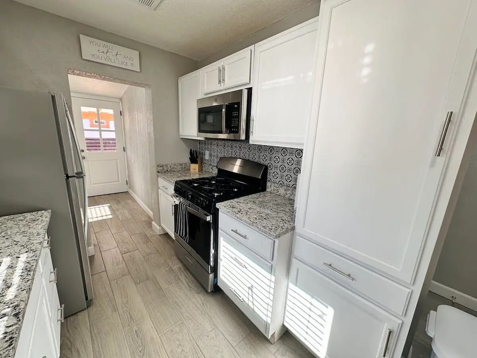 Full Kitchen