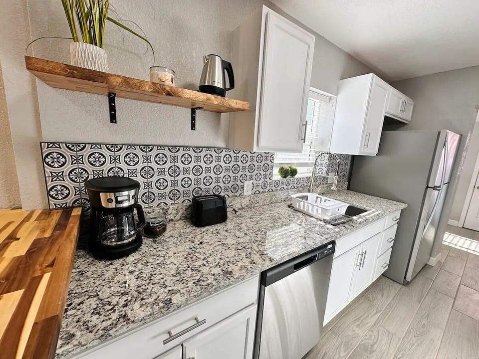 Full Kitchen