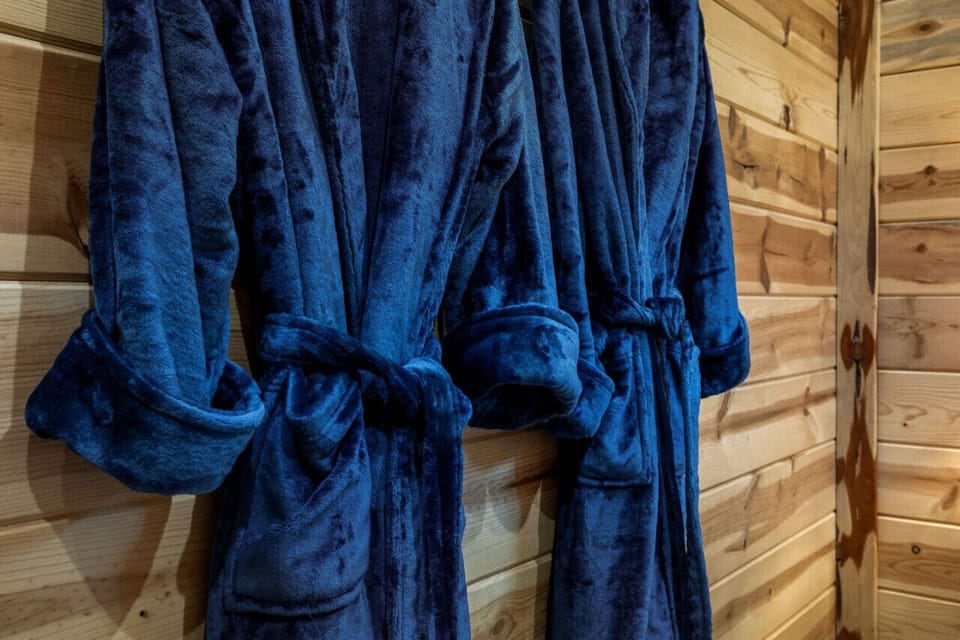 `This was by far our best Airbnb experience! The cabin was beautiful and so much more relaxing than we thought. I can’t recommend this place enough if you are looking for a nice relaxing vacation. The host was extremely responsive and helpful!` - Trey