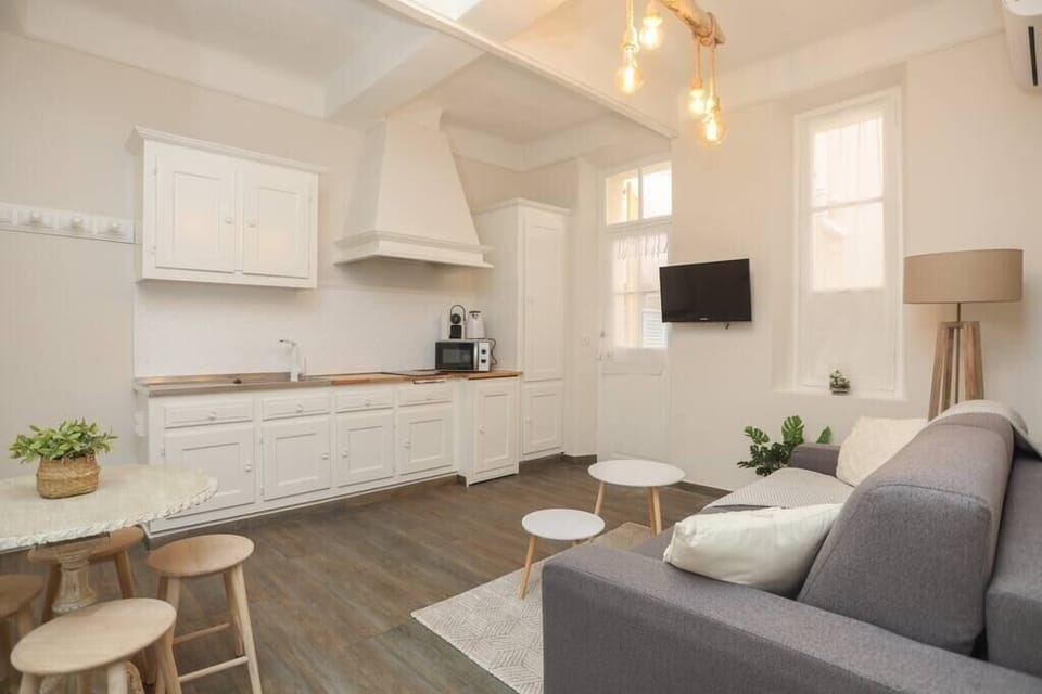 Kitchen -Living Room