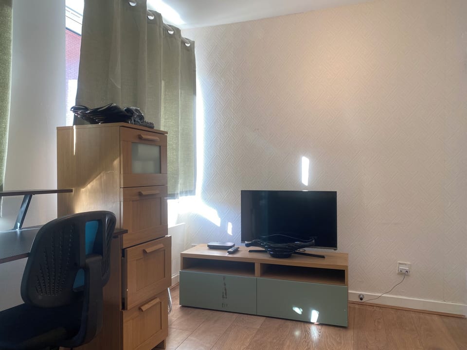 Apartment, 2 Bedrooms, Fireplace, Garden View | Room amenity