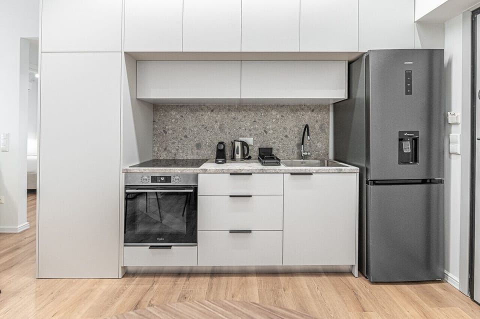 Modern and fully equipped kitchen!