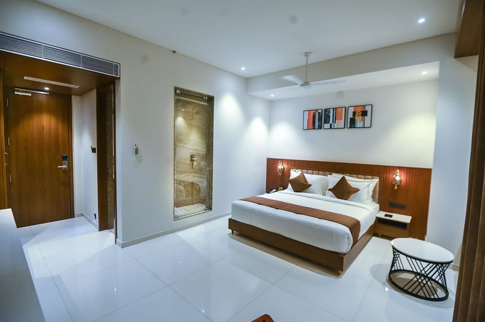 Comfort Room, City View | 1 bedroom, desk, laptop workspace, soundproofing