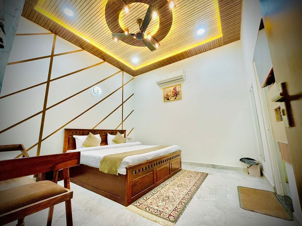 Deluxe Double Room | Free WiFi