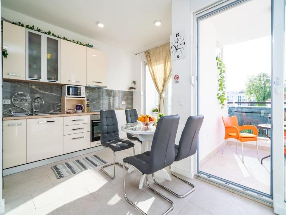 Apartment (Apartment Anka - One Bedroom Apartmen) | Private kitchen | Fridge