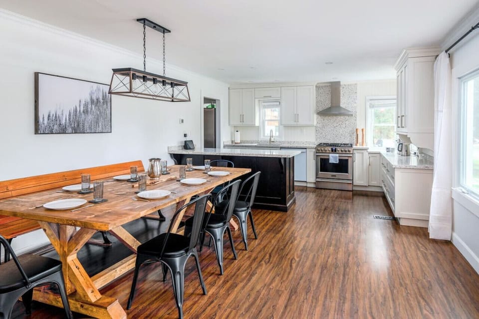 The heart of the home! Gather around the farmhouse table or cook up a storm in the chef’s kitchen with granite counters and gas range.