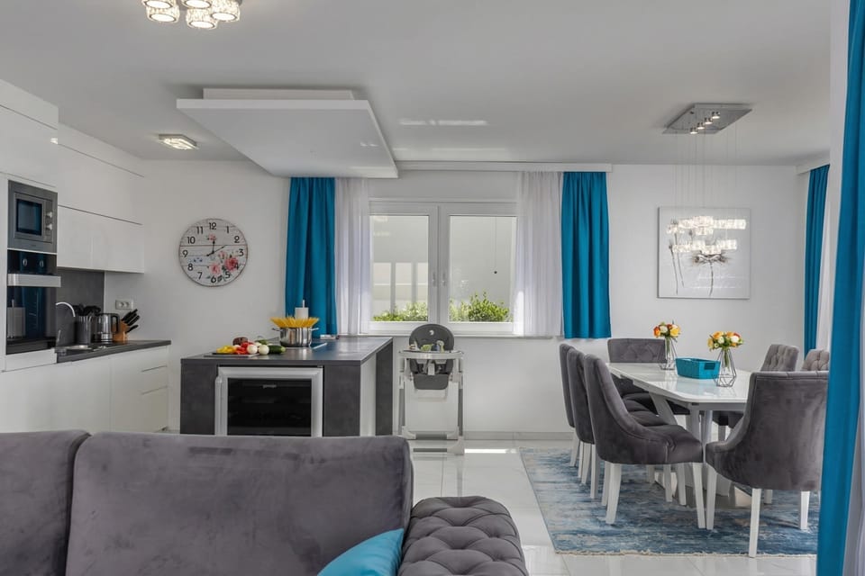 Family Apartment, 3 Bedrooms, Balcony, Sea Facing (Luxury Pool Apartment With Sea View) | Private kitchen | Espresso maker