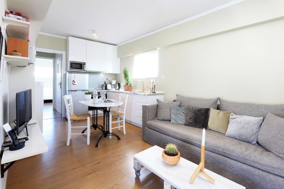 Panoramic Apartment, City View | Living area