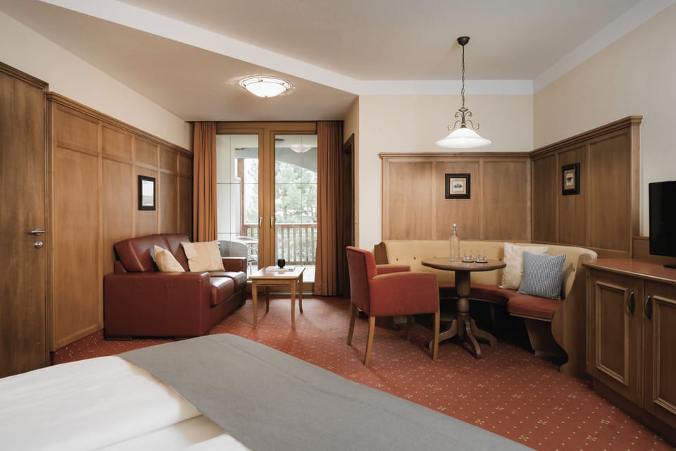 Junior Suite, Balcony, Mountain View | In-room safe, soundproofing, free WiFi, bed sheets