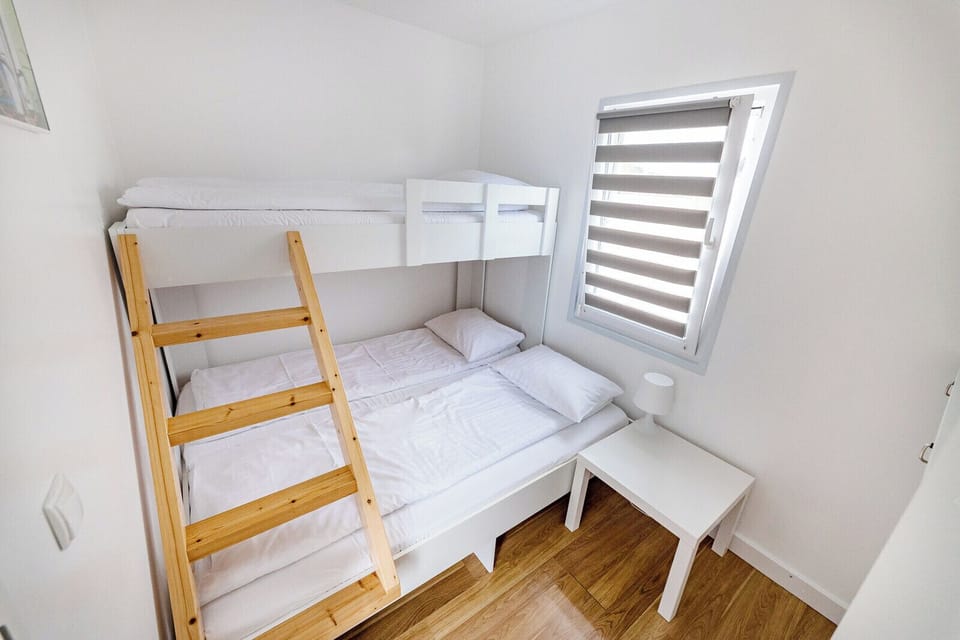 2 bedrooms, iron/ironing board, free WiFi