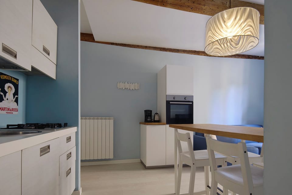 Room | Private kitchen | Fridge, microwave, stovetop, coffee/tea maker