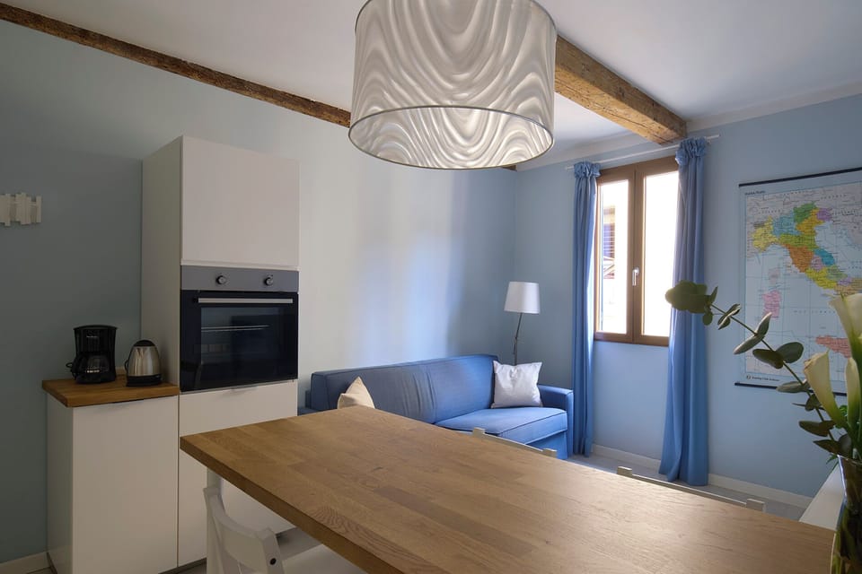 Room | Living area | 38-inch flat-screen TV with digital channels