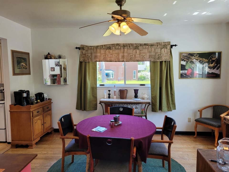 OVERALL:  The cute dining room