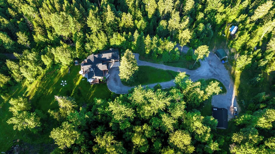 Lodge (Left) Cabin (Right)