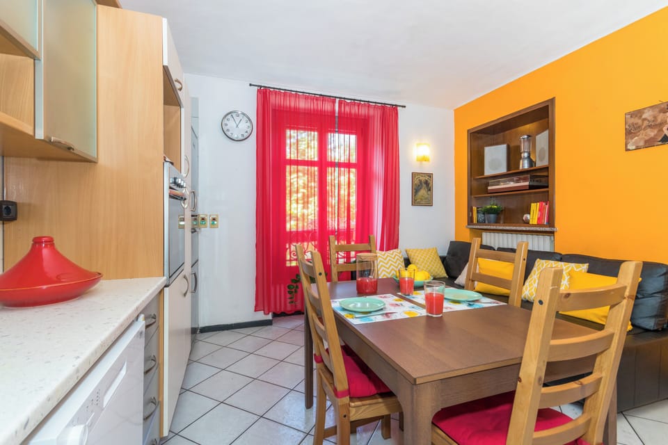 Apartment | Living area | TV
