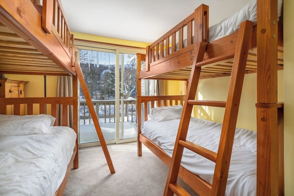 Bunk Room with walkout balony