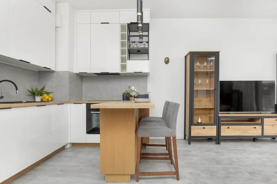 Modern, fully equipped kitchenette. 