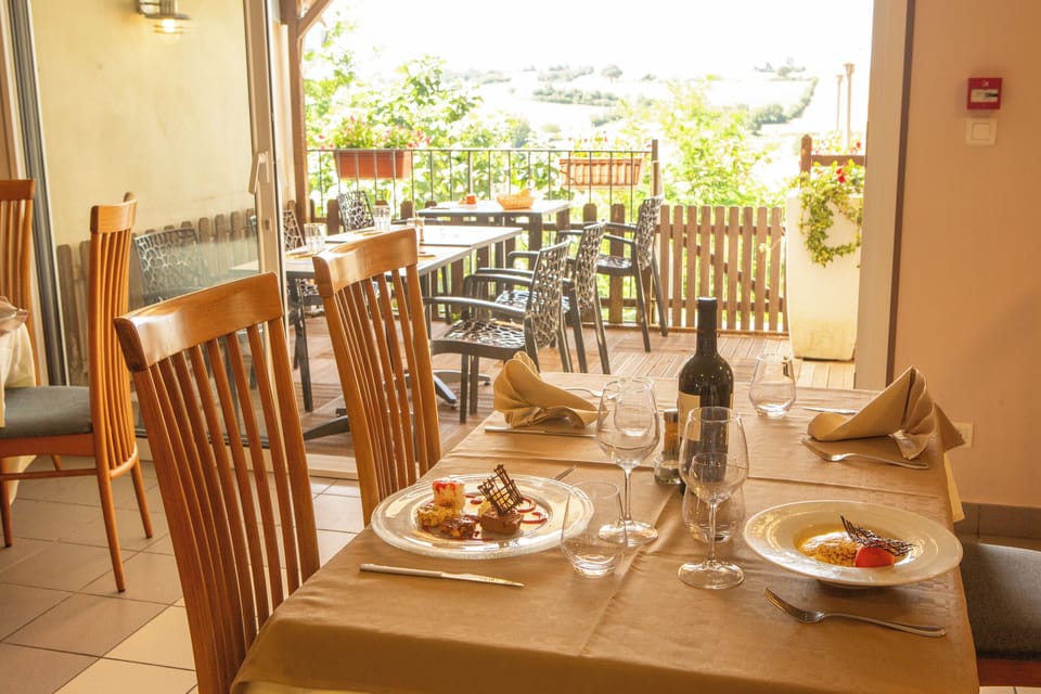 Hotel Le Relais Des Deux Vallees Hotel in Occitanie