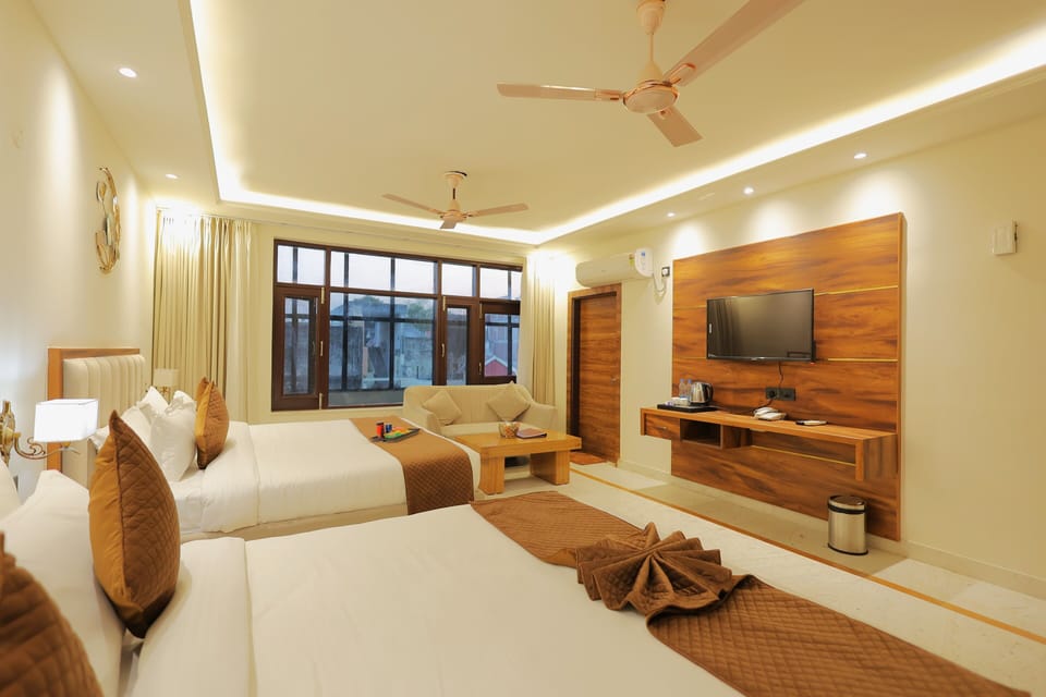 Family Double Room | Soundproofing, free WiFi
