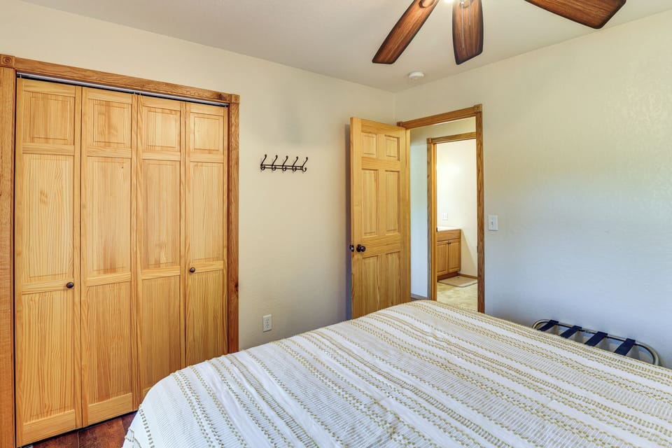 House (5 Bedrooms) | Interior
