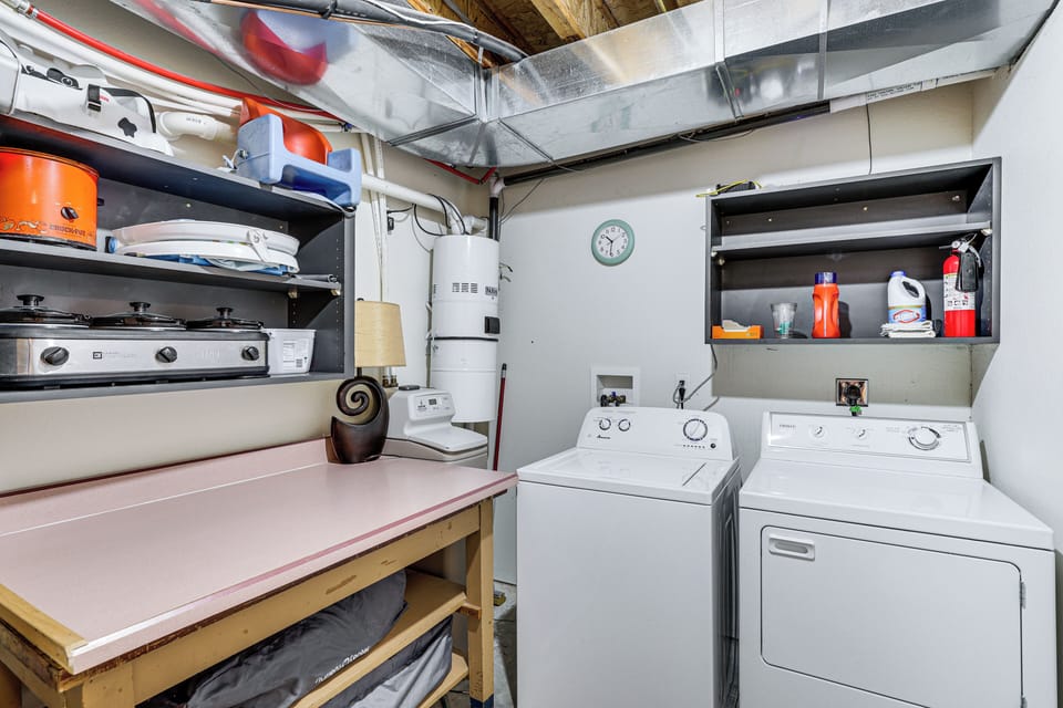 House (5 Bedrooms) | Interior